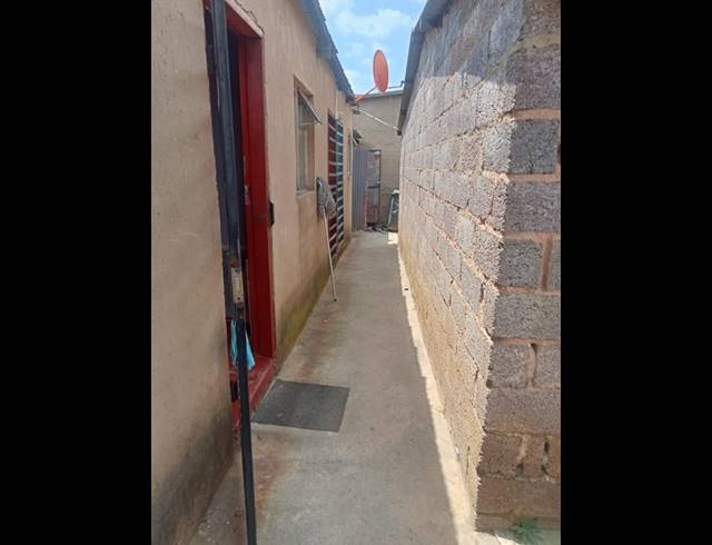 2 BEDROOM HOUSE FOR SALE IN COSMO CITY